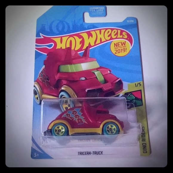 hot wheels tricera truck